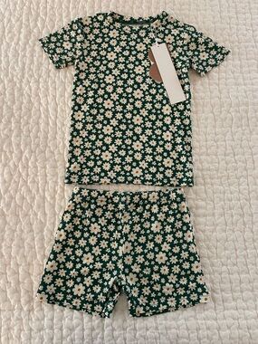 NWT Brave Little Ones Ribbed Bamboo Short Sleeve Daisy Print Pajama Set 4T